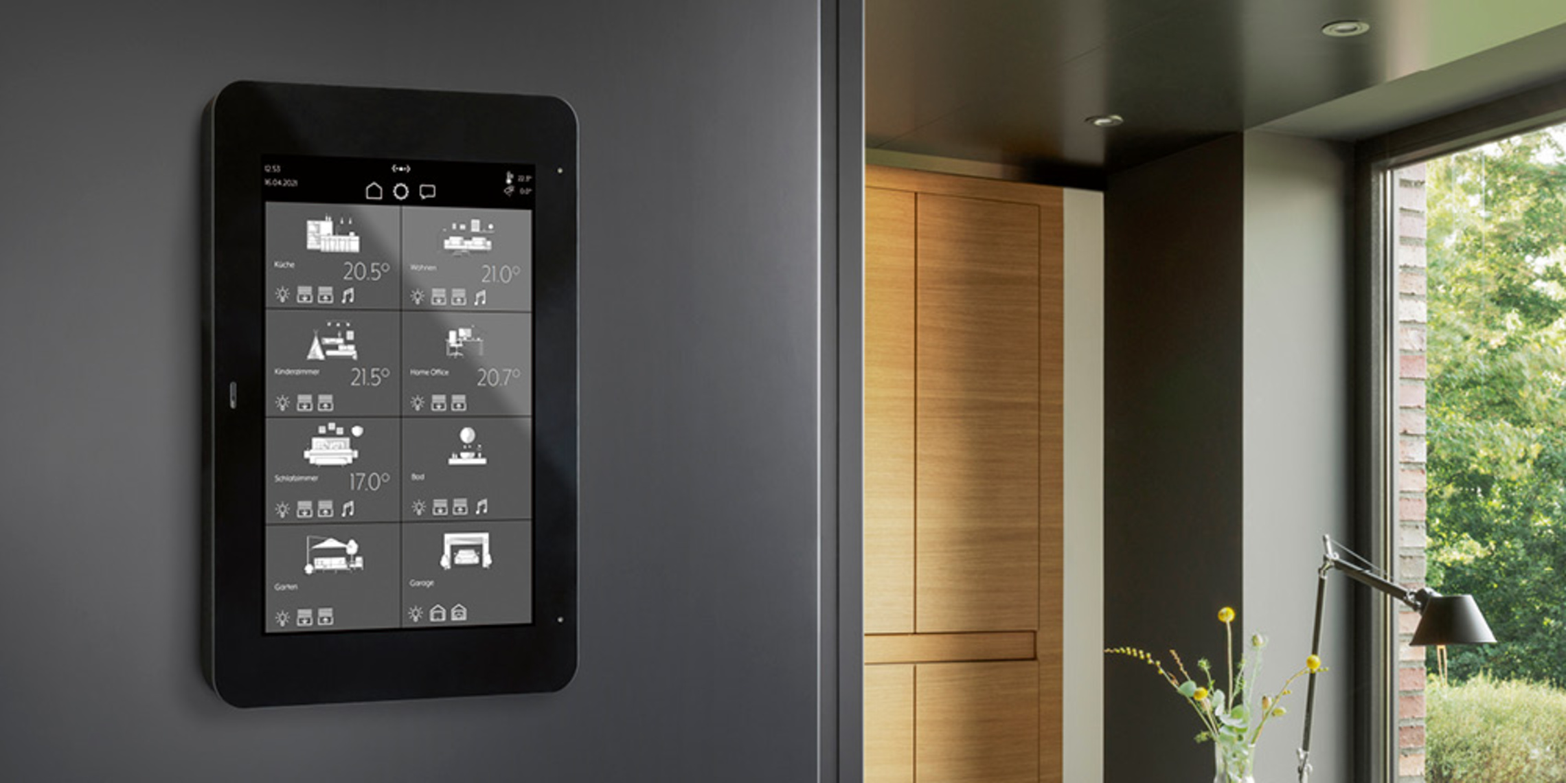 JUNG Smart Panel 8 bei KLT Elektro GmbH in Osterholz-Scharmbeck