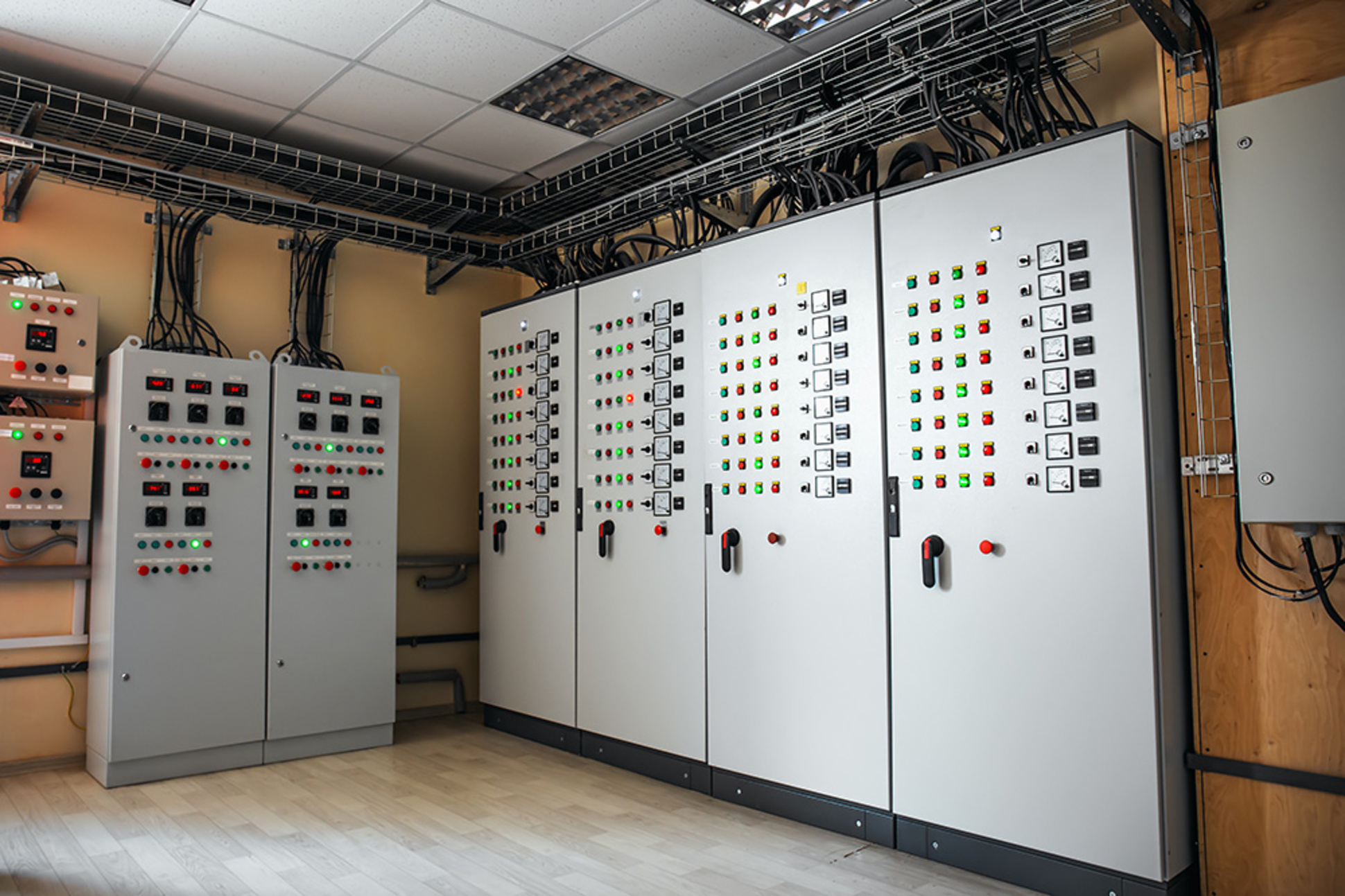 Schalt­anlagen­bau bei KLT Elektro GmbH in Osterholz-Scharmbeck