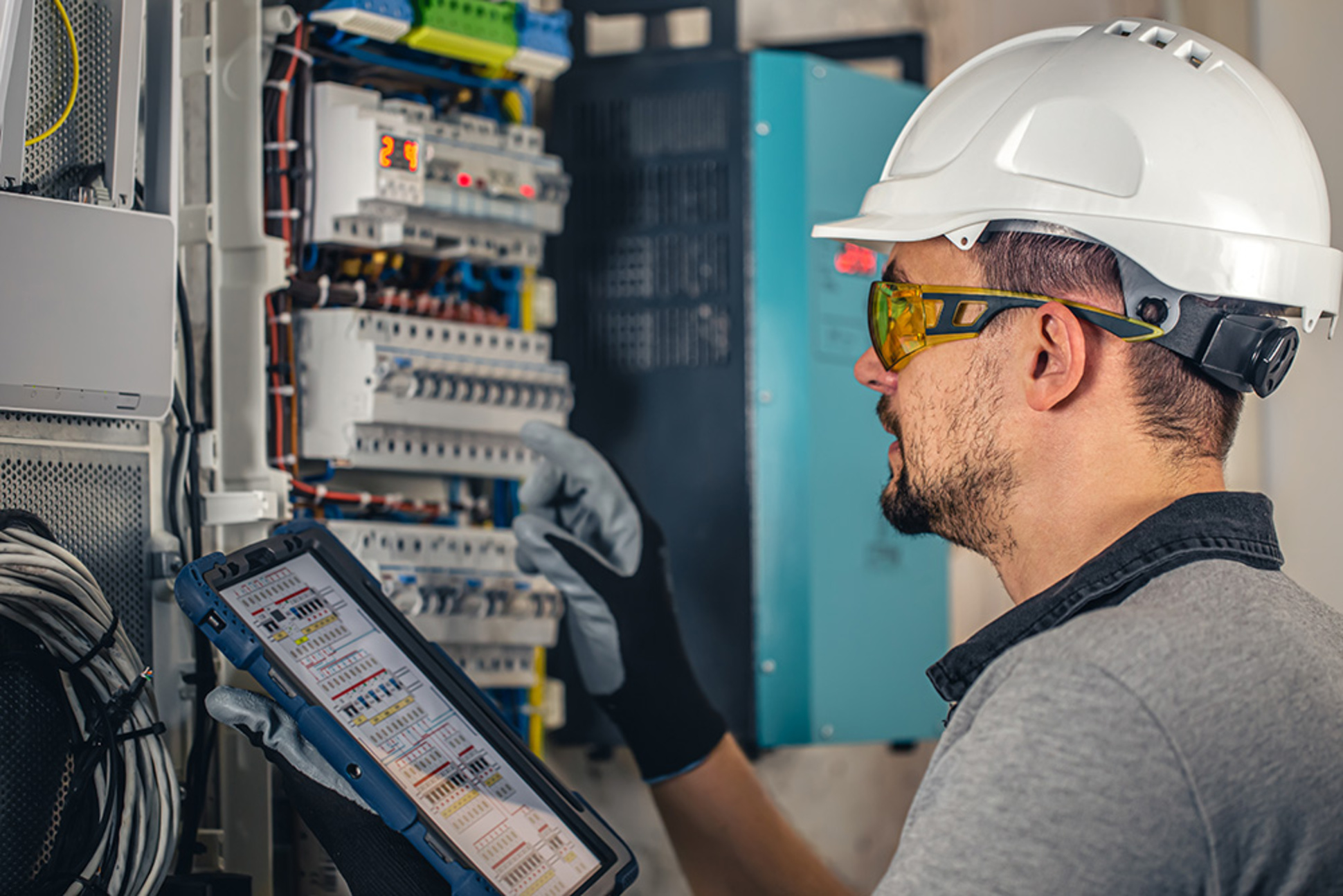 Industrie und Gewerbe bei KLT Elektro GmbH in Osterholz-Scharmbeck